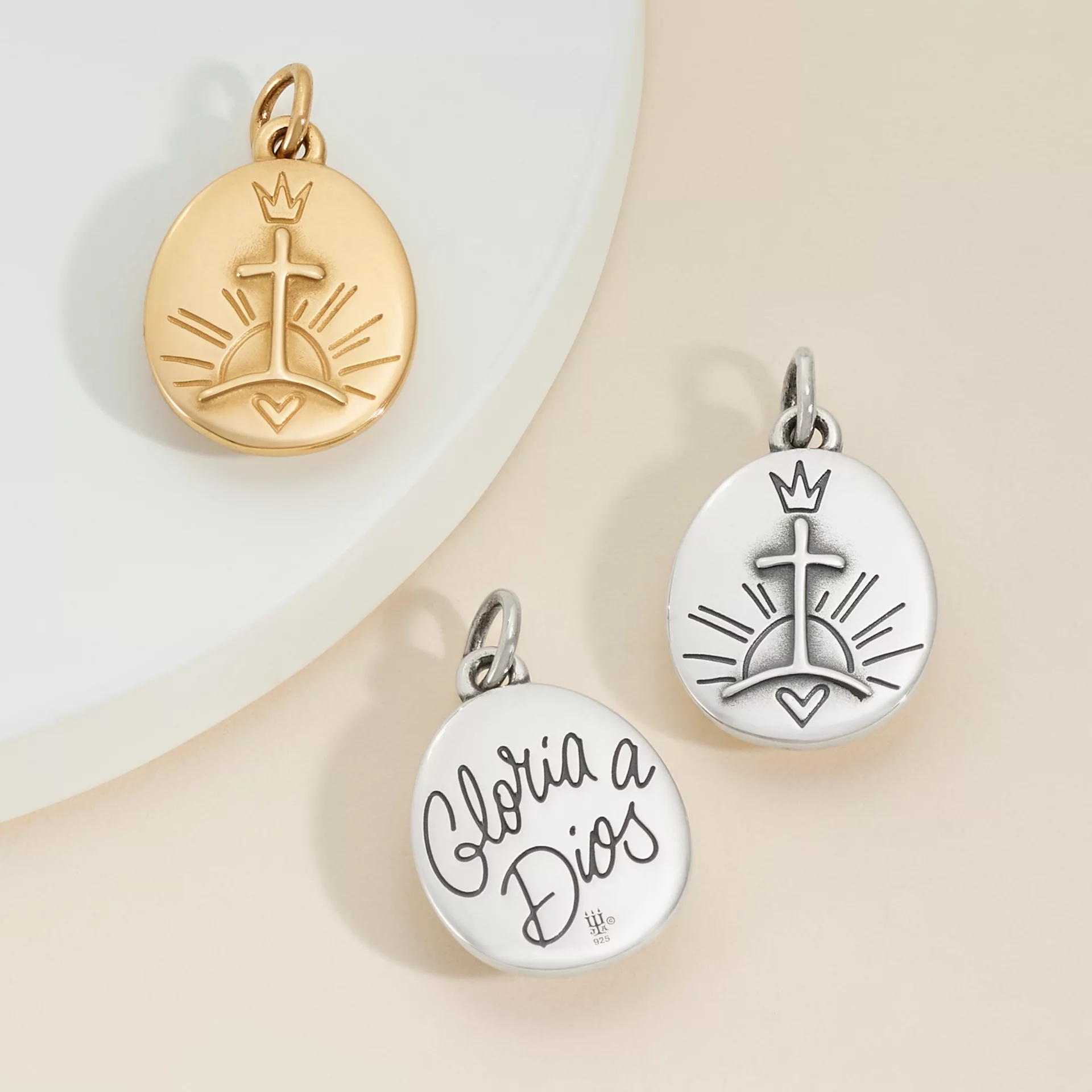 Gloria a Dios Charm - Image 4