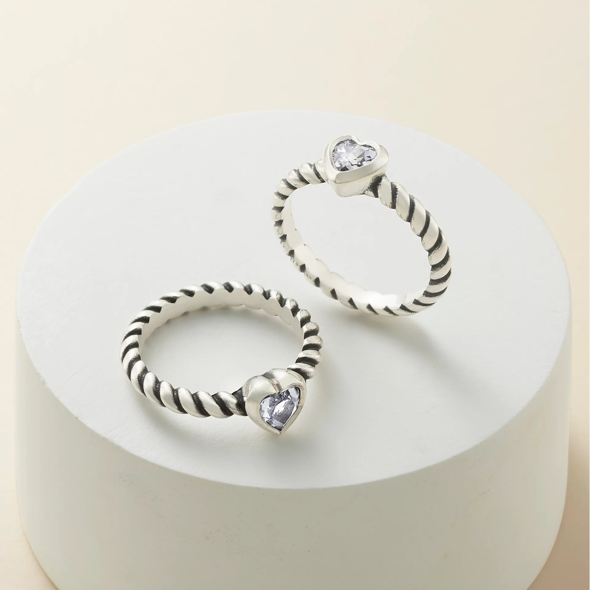 Gemstone Heart Twisted Wire Ring - Image 2